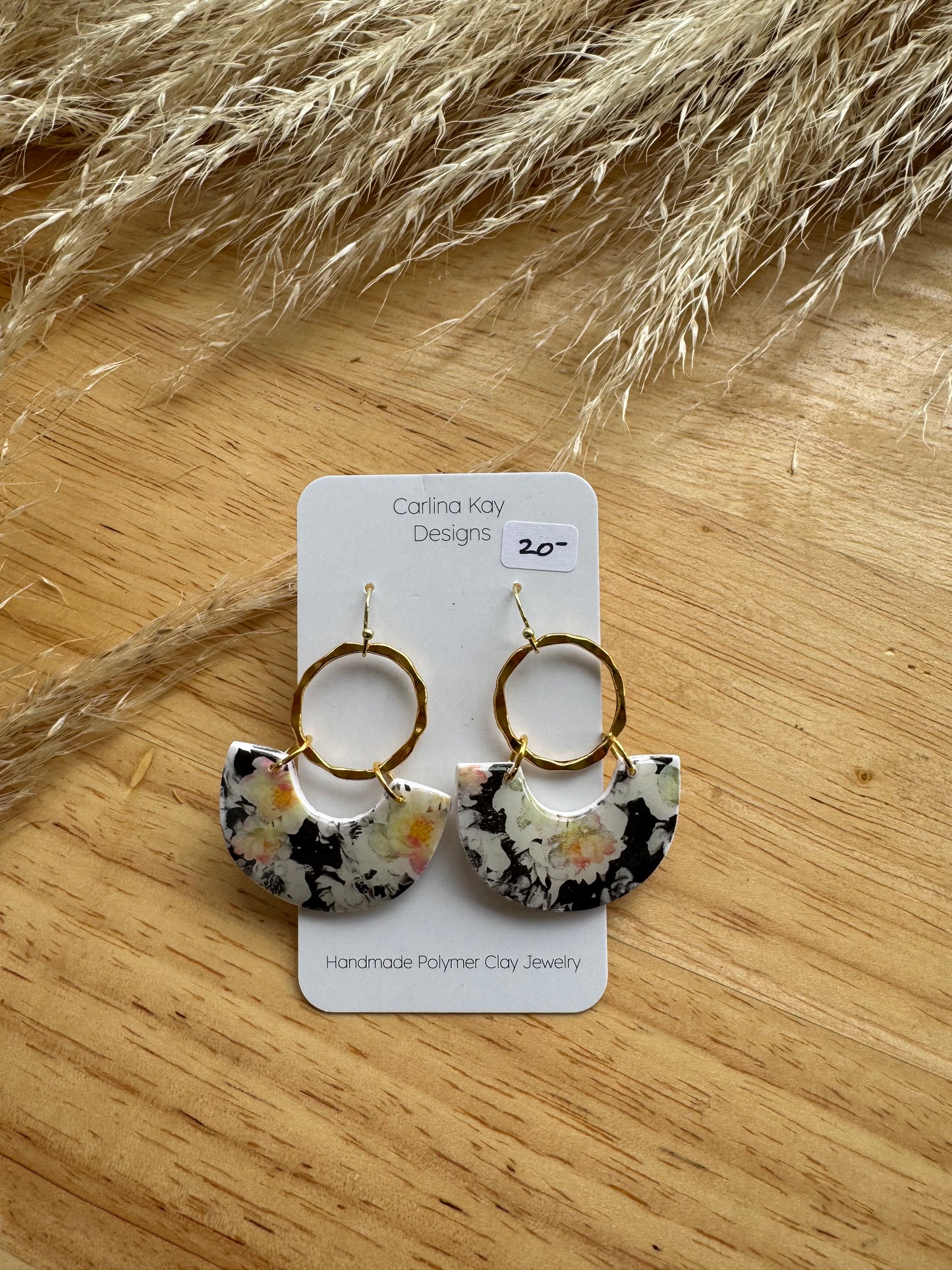 Half arch boho with twisted gold charm
