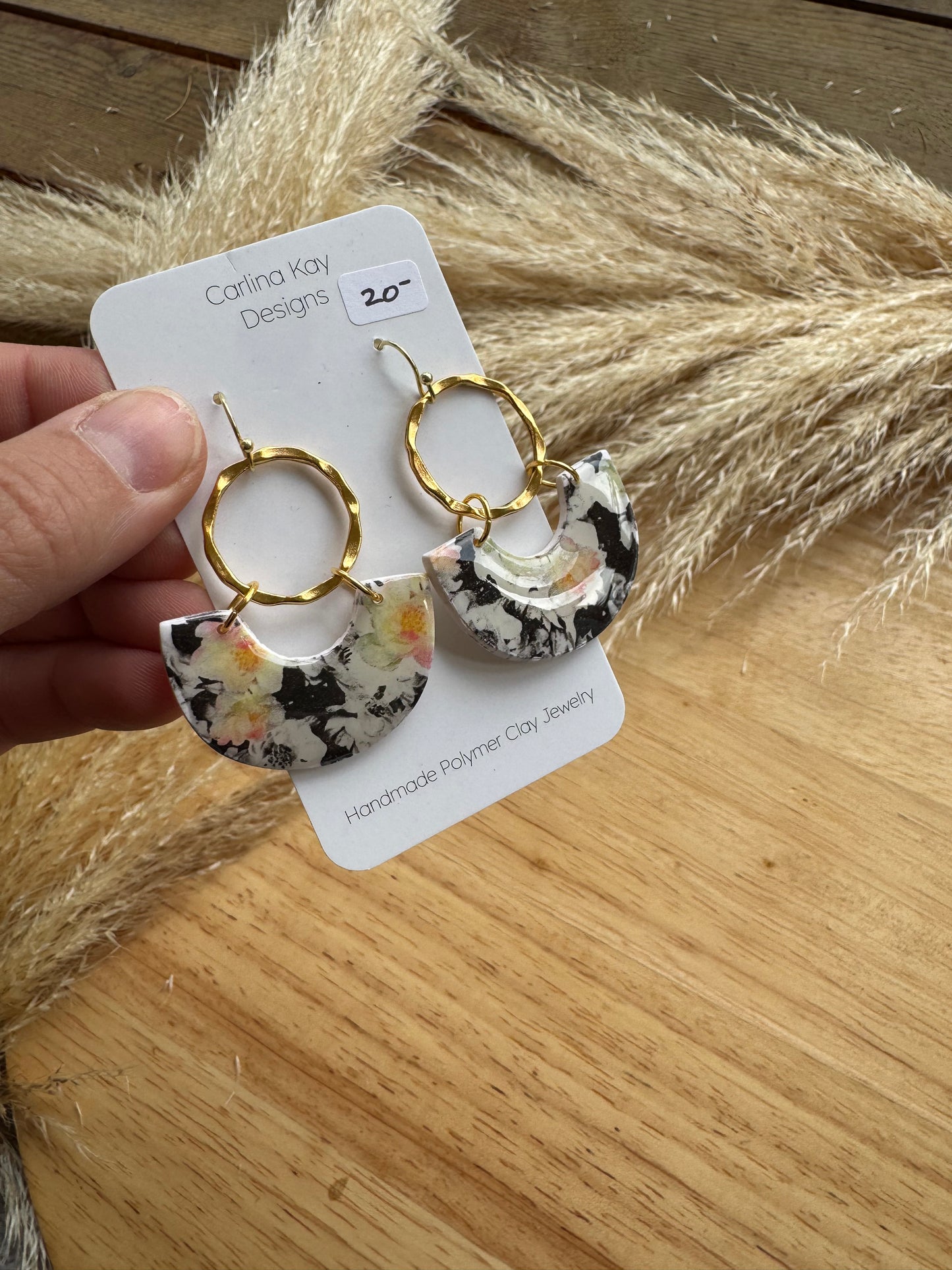 Half arch boho with twisted gold charm