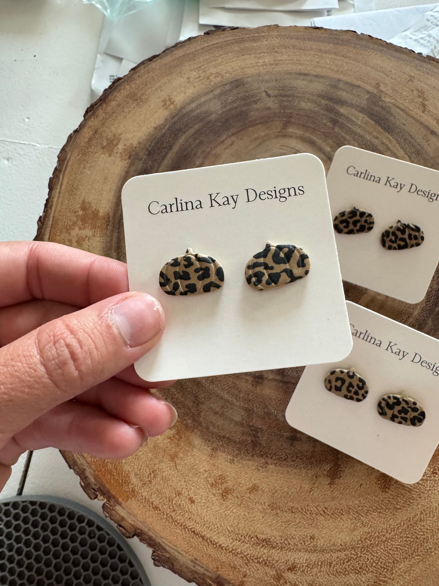 pumpkin studs earrings three colors