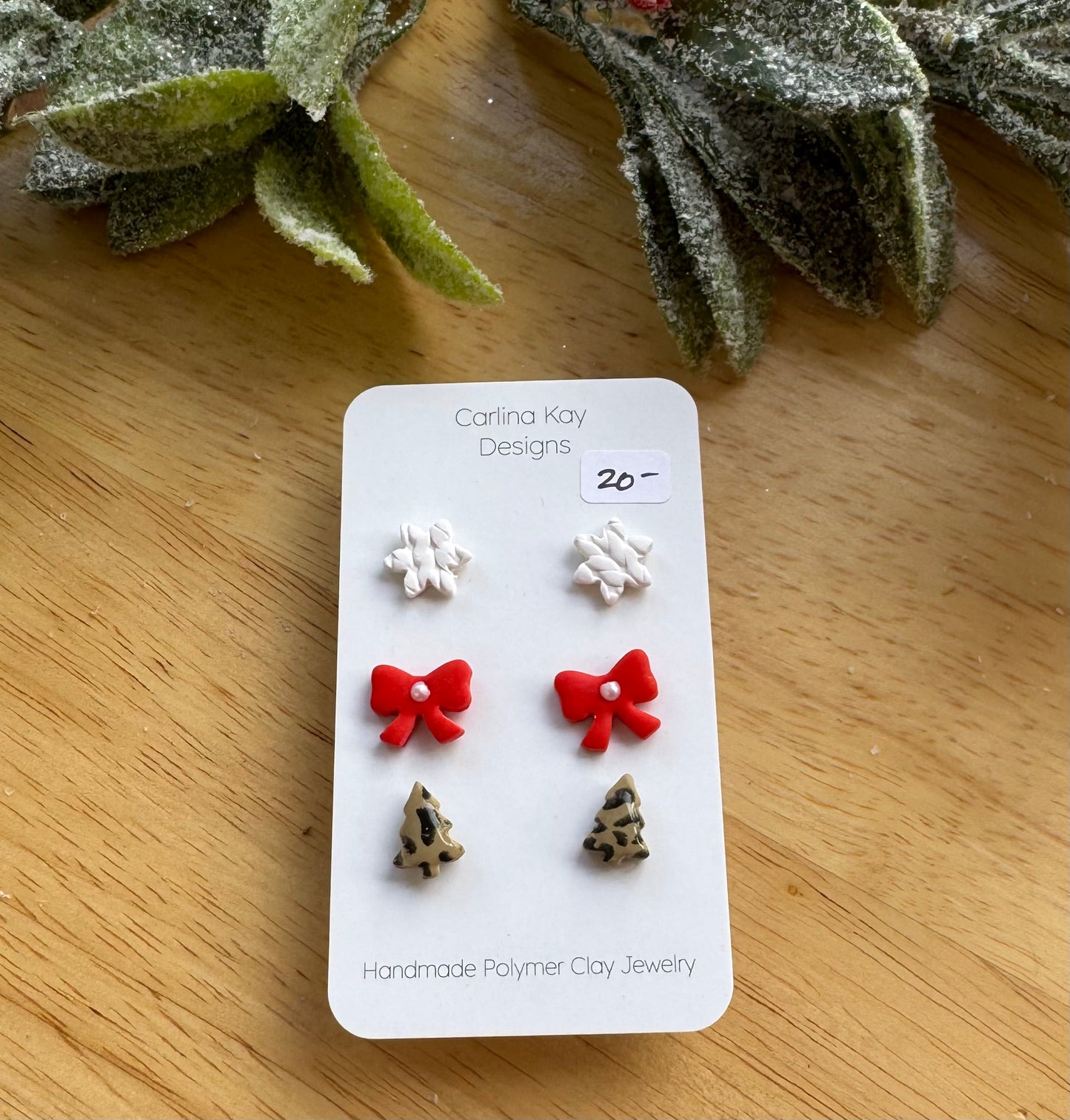 Red bow Christmas stud pack