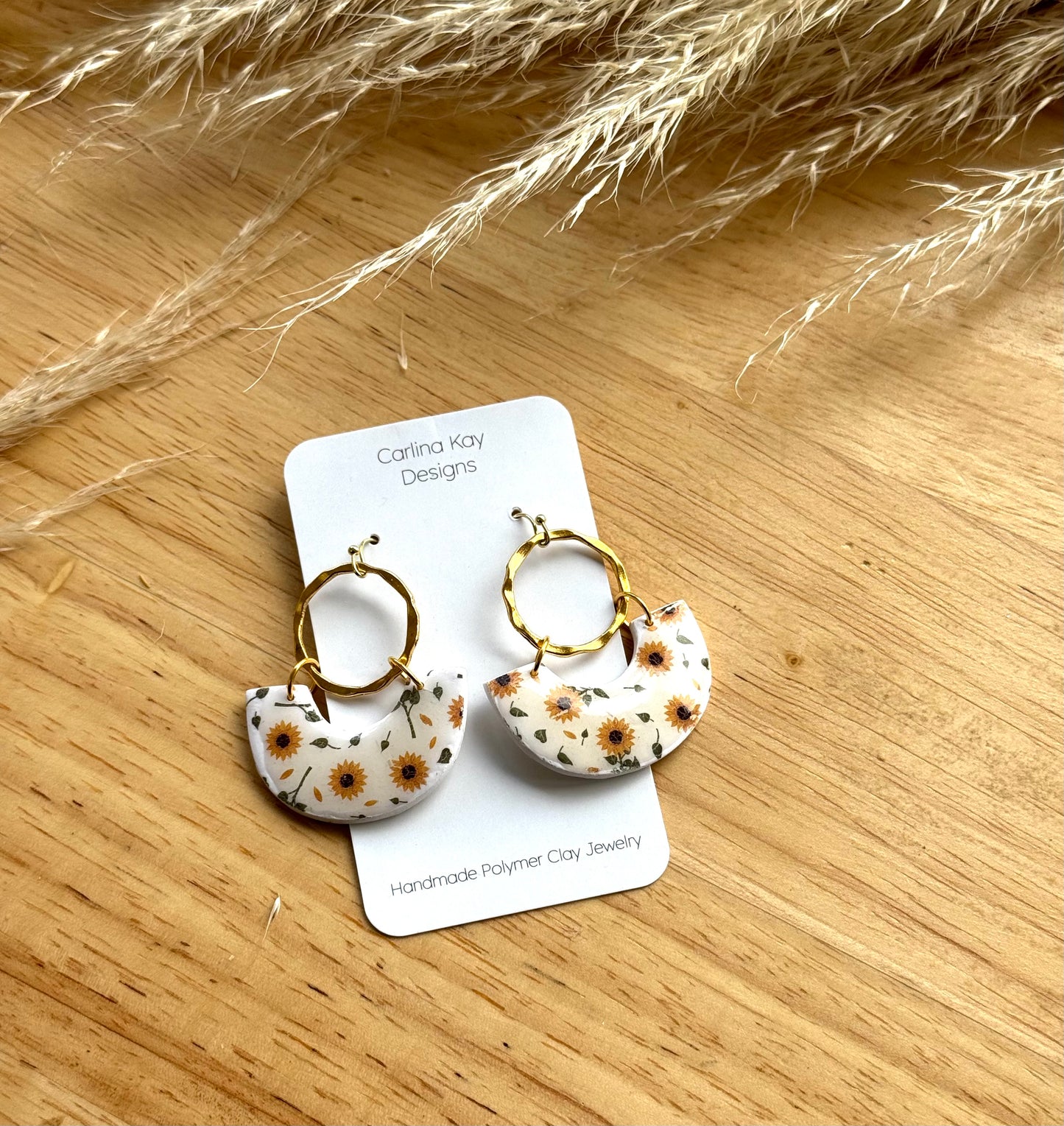 Half arch boho with twisted gold charm
